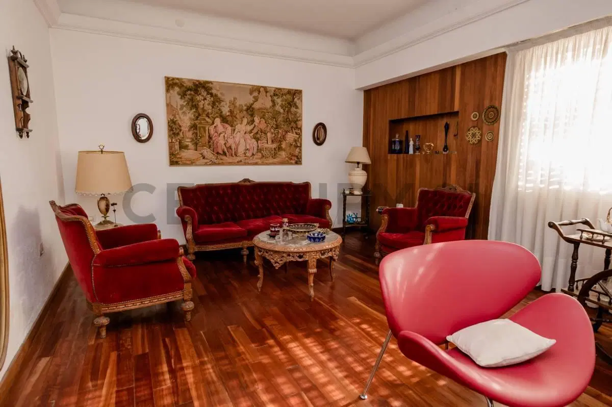 CASA EN PH EN VENTA EN LA PLATA PLAZA ISLAS MALVINAS 5