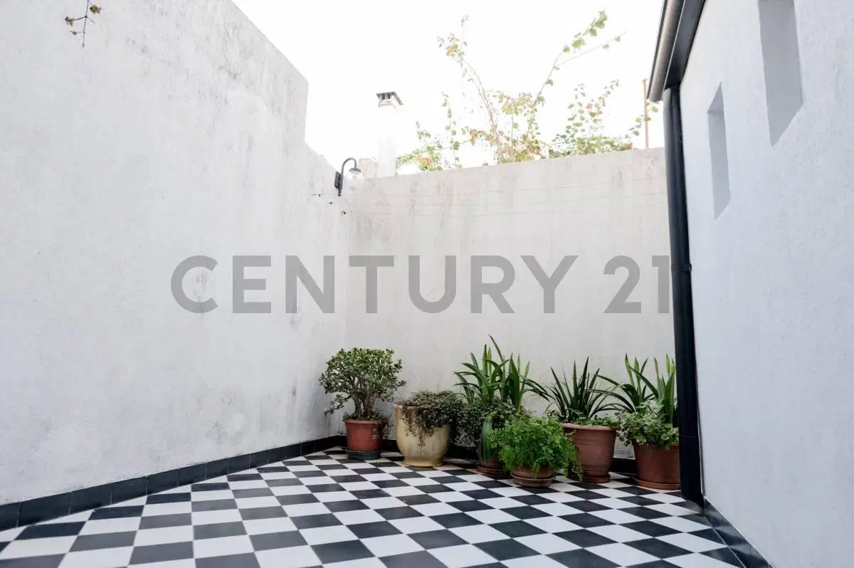 CASA EN PH EN VENTA EN LA PLATA PLAZA ISLAS MALVINAS 4