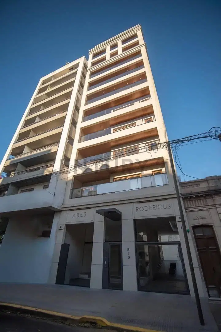 Departamento en ALQUILER en La Plata de 3 dormitorios. 5