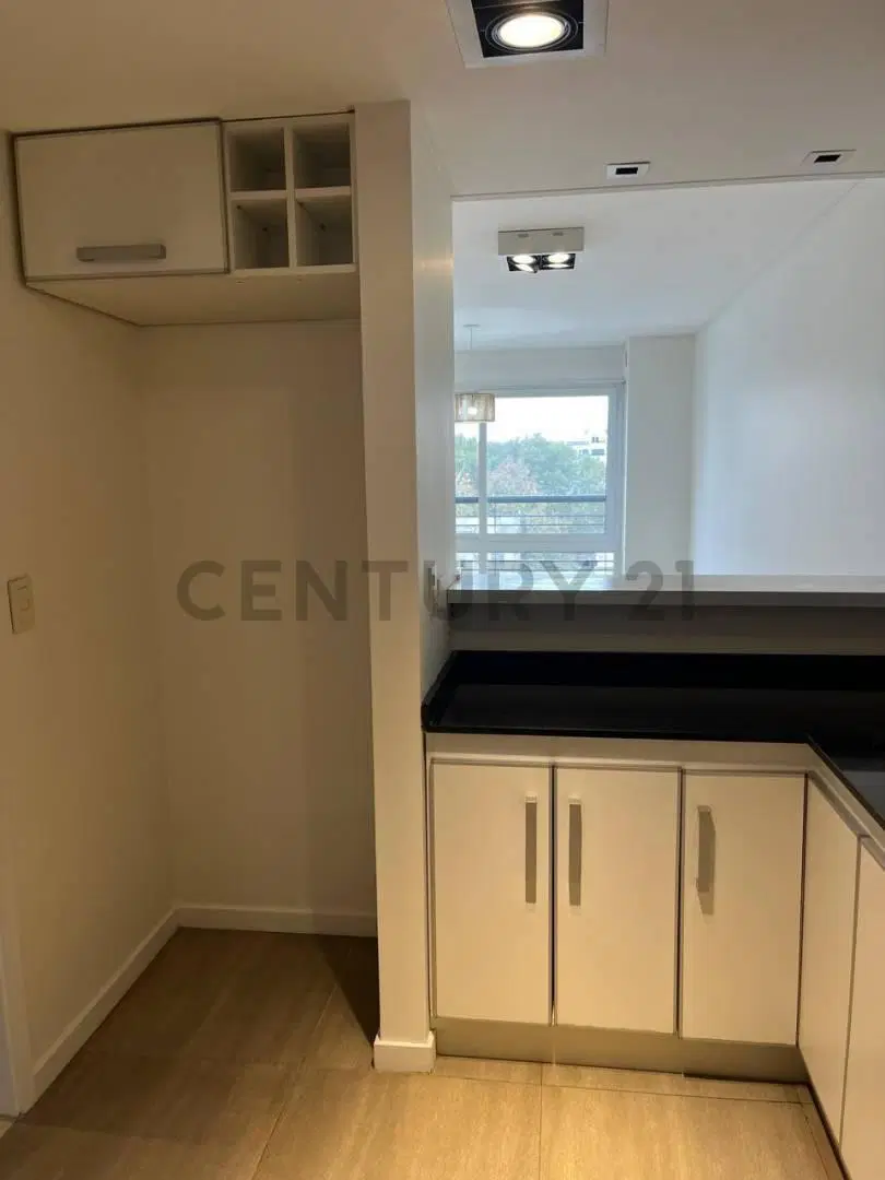 Departamento en alquiler en La Plata,  2 dormitorios y cochera 4