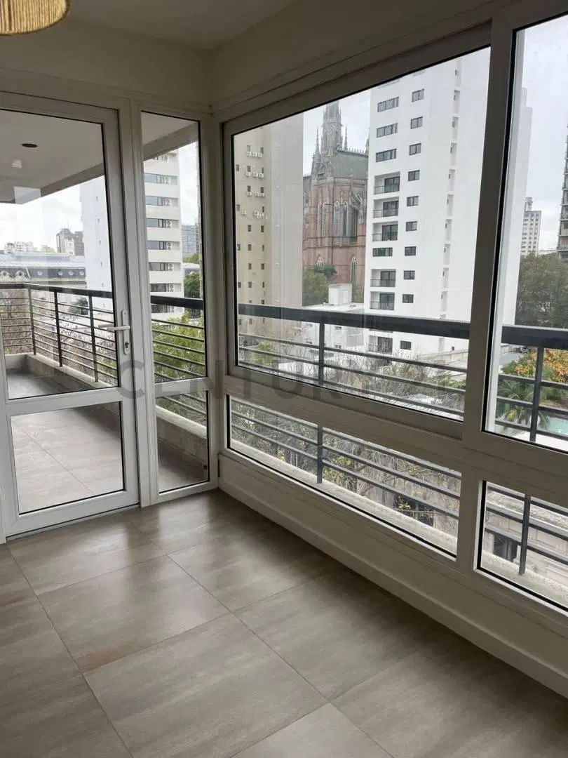 Departamento en alquiler en La Plata,  2 dormitorios y cochera 3