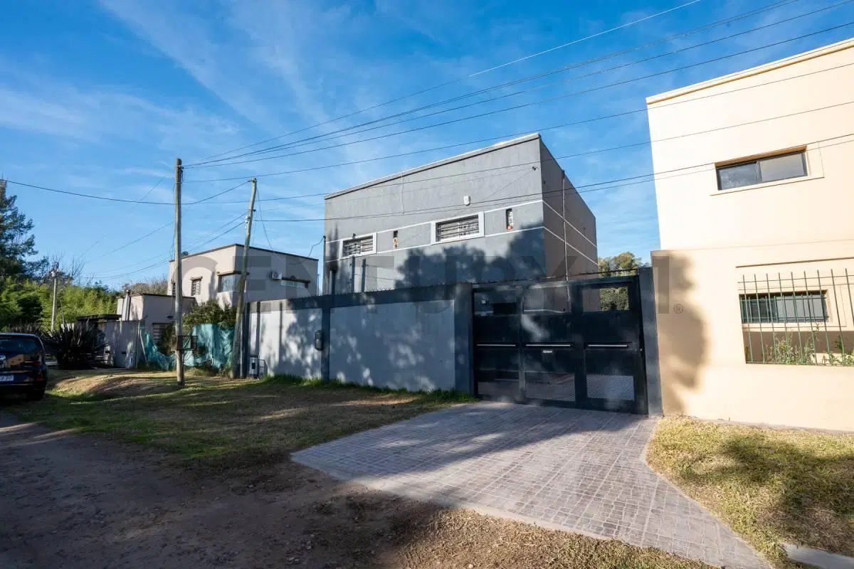 CASA EN ALQUILER EN CITY BELL 5