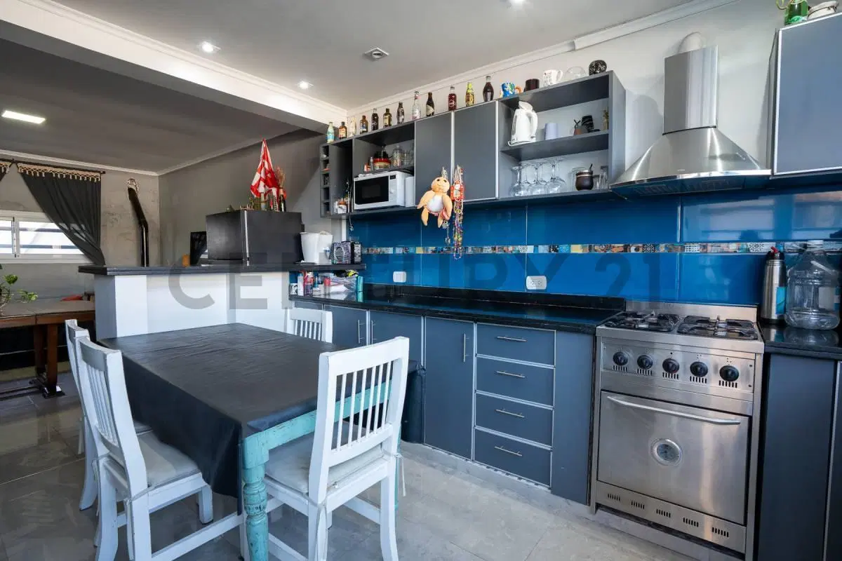 CASA EN ALQUILER EN CITY BELL 3