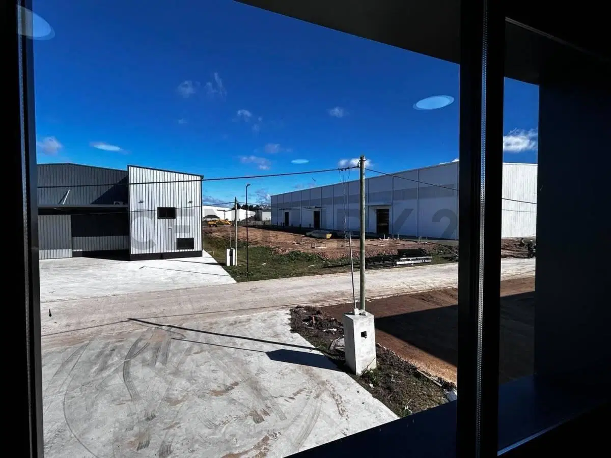 ALQUILER GALPO, POLO 520, Av 520 y 197 Abasto 2