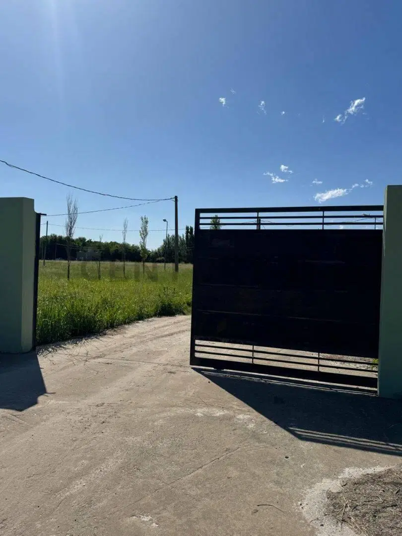 Lote en venta en Arturo Segui 3