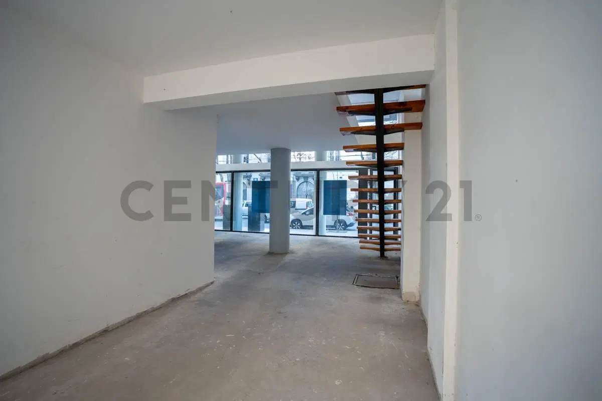 Local en venta A ESTRENAR  – 54 e/ 7 y 8 | La Plata 2