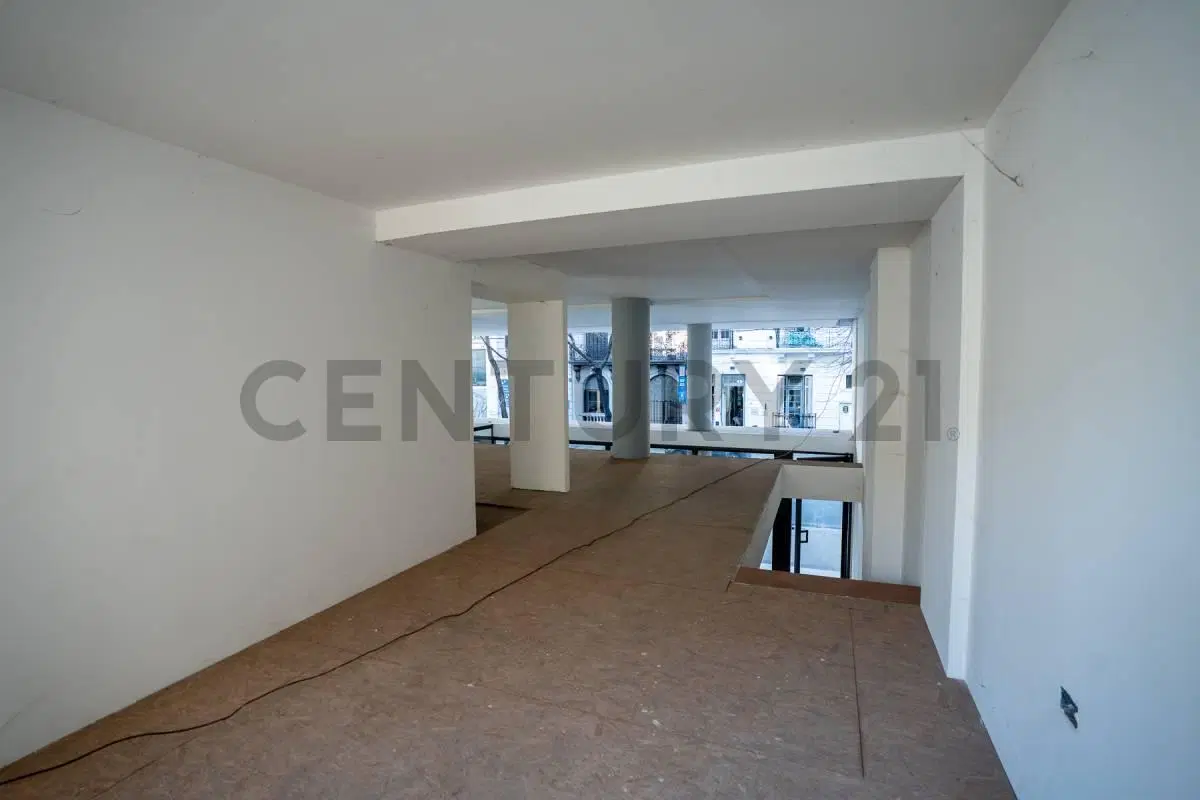 Local en venta A ESTRENAR  – 54 e/ 7 y 8 | La Plata 4