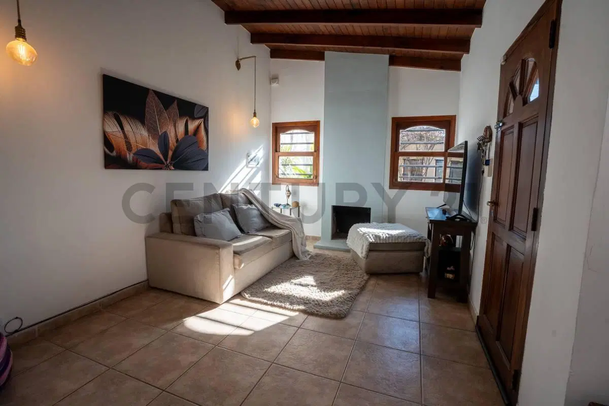 Casa en venta en La Plata, 3 dormitorios 8