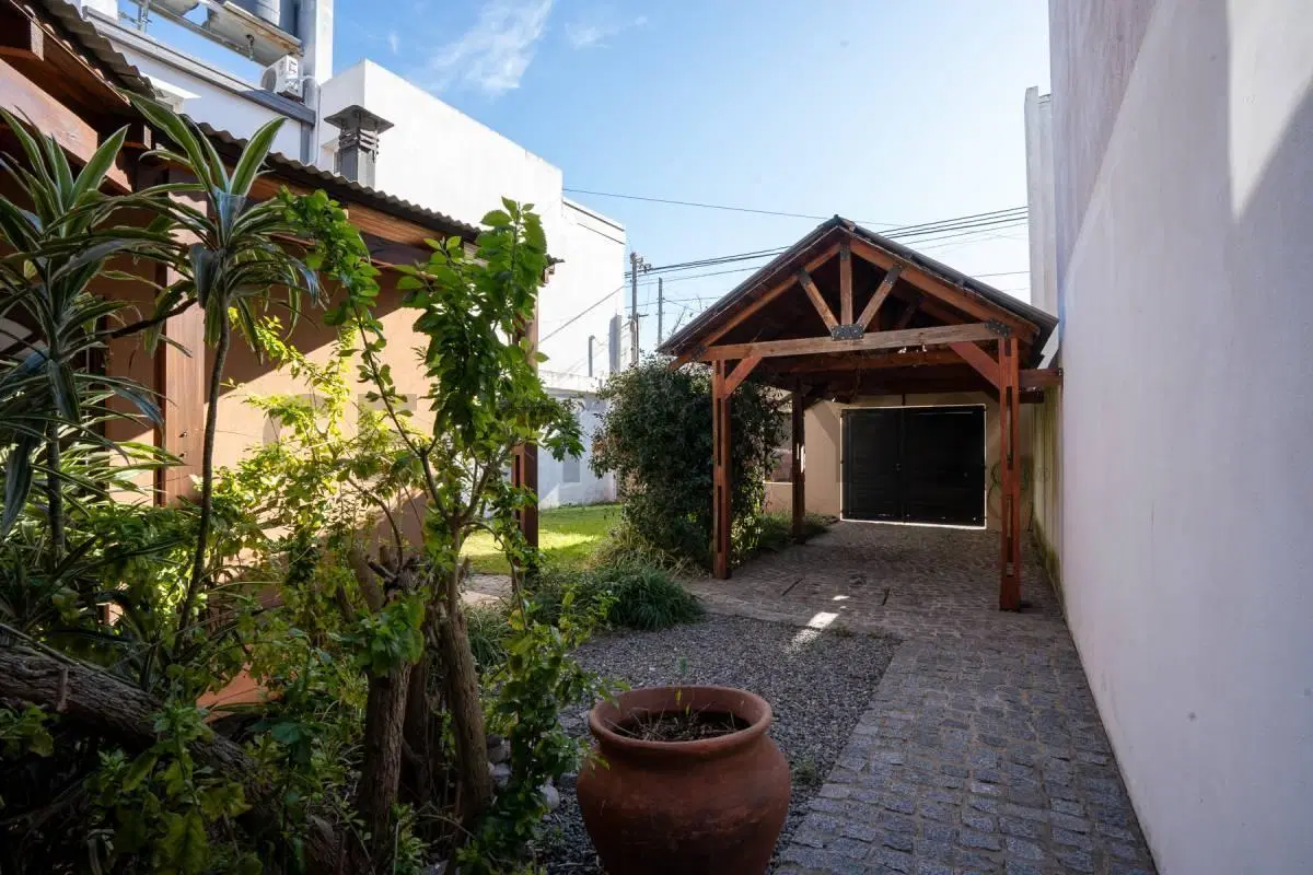 Casa en venta en La Plata, 3 dormitorios 3