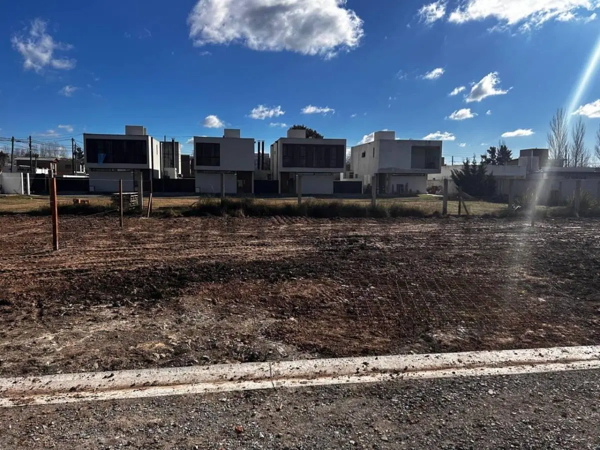 Lote en venta en calle 500 entre 5 y 6 3