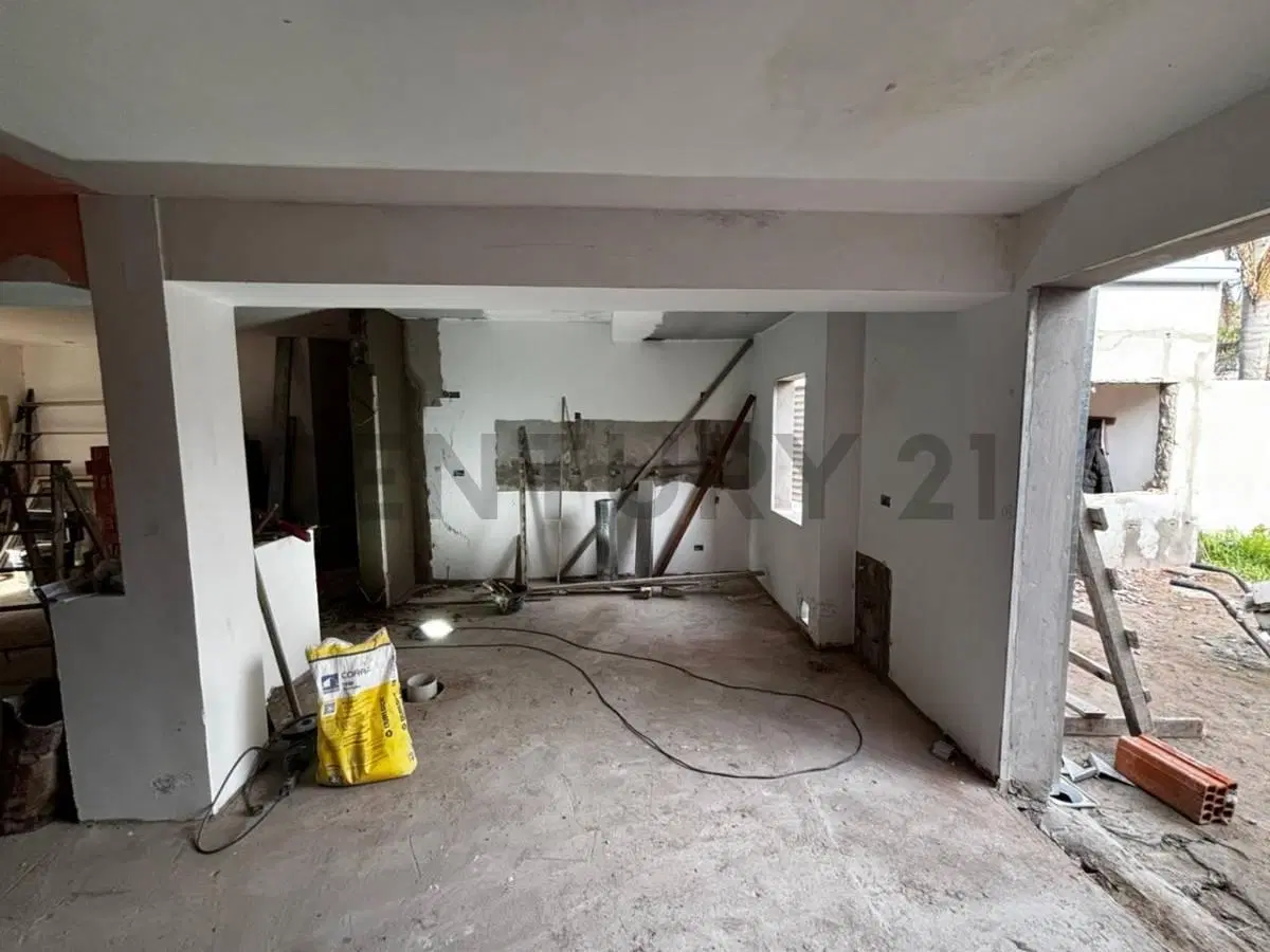 Casa en venta pozo ,Gonnet  495 e/ 17 y 18 5