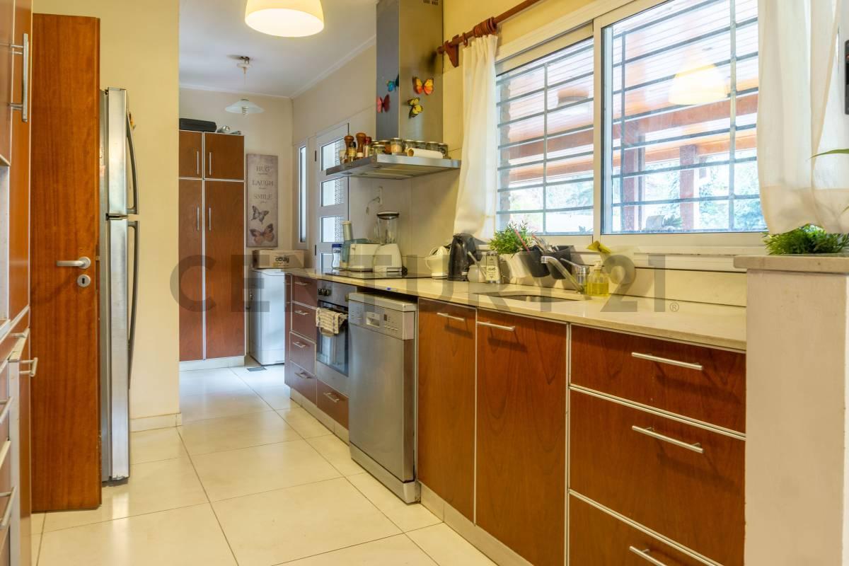 Foto de CASA EN VENTA DE DOS DORMITORIOS EN EL CENTRO DE CITY BELL, imagen 4