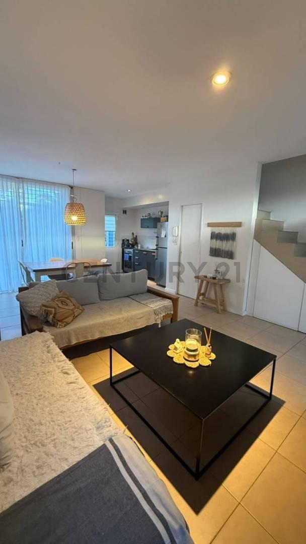 Foto de DÚPLEX DE 2 DORMITORIOS EN ALQUILER – CITY BELL, imagen 3