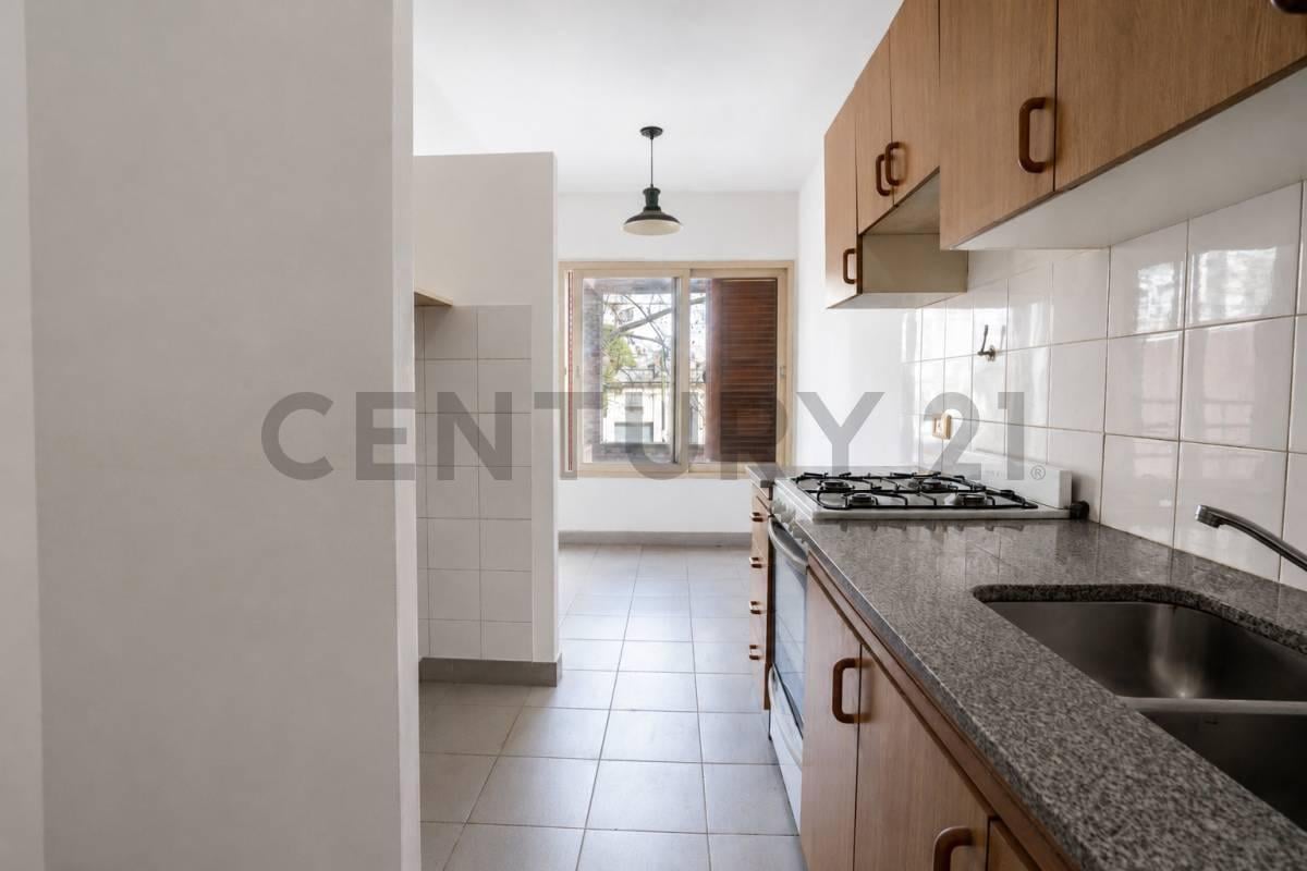 Foto de Departamento en Venta Semipiso de dos dormitorios en Plaza Paso, imagen 2