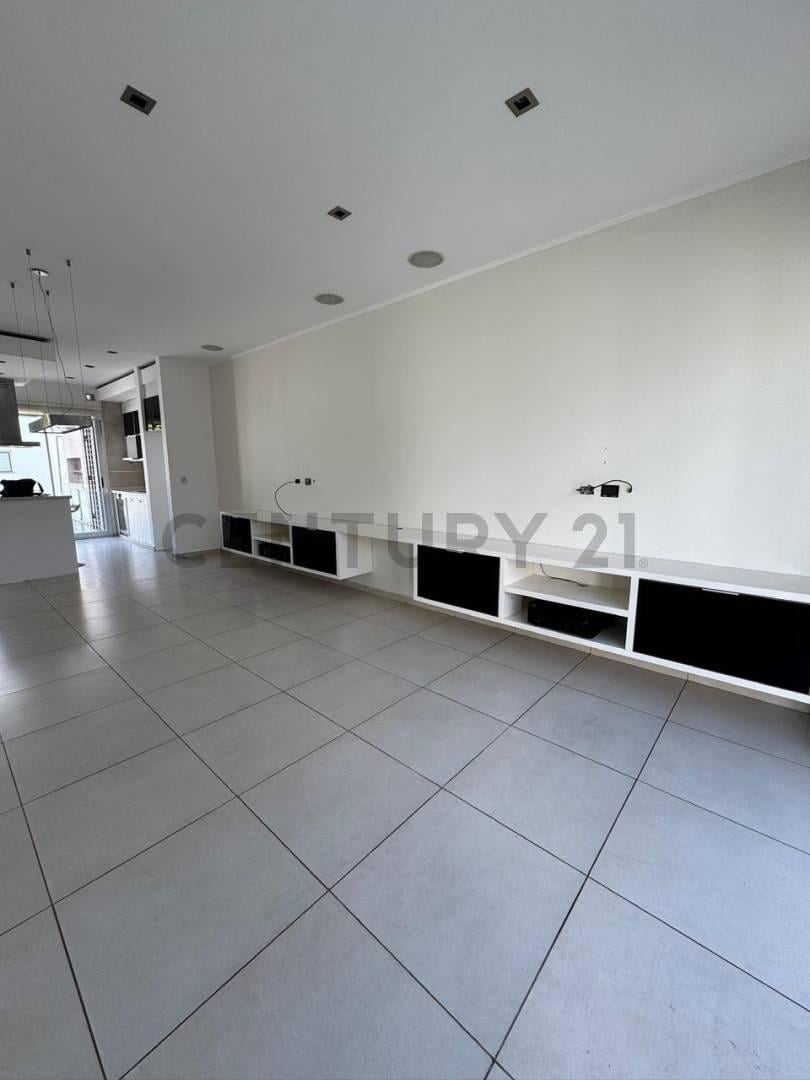 Foto de Casa en Alquiler en La Plata Calle 10 N° 2037 entre 73 y 74, imagen 2