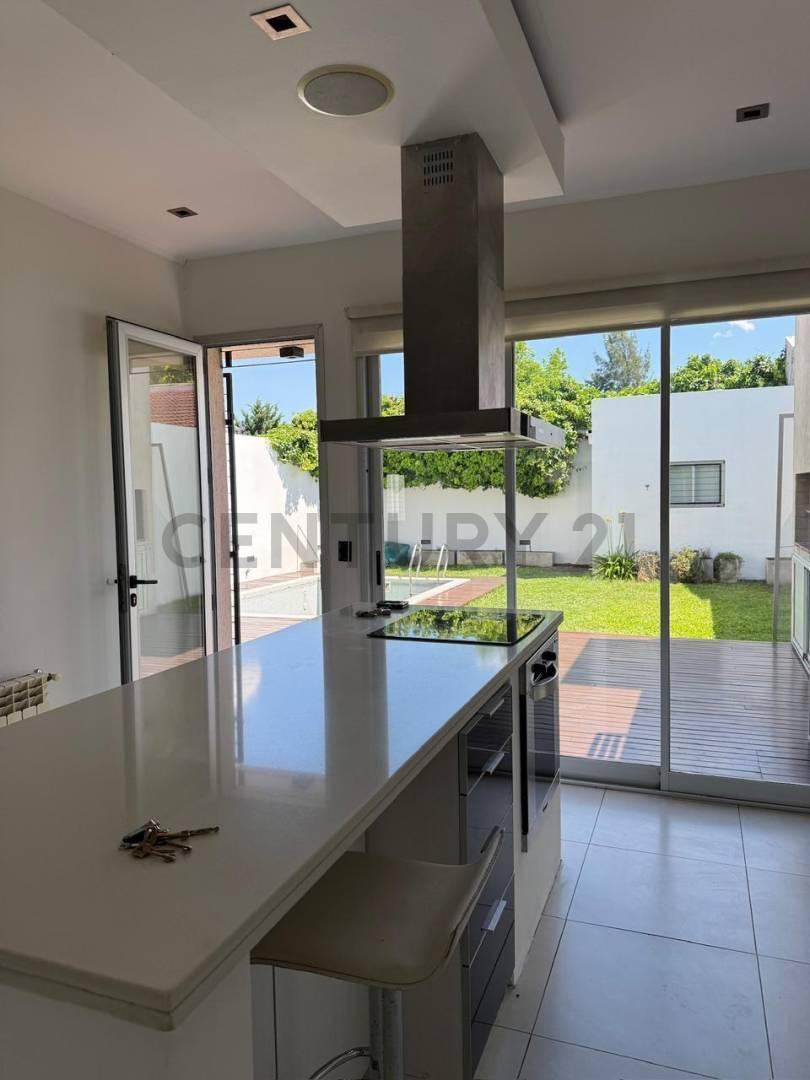 Foto de Casa en Alquiler en La Plata Calle 10 N° 2037 entre 73 y 74, imagen 3