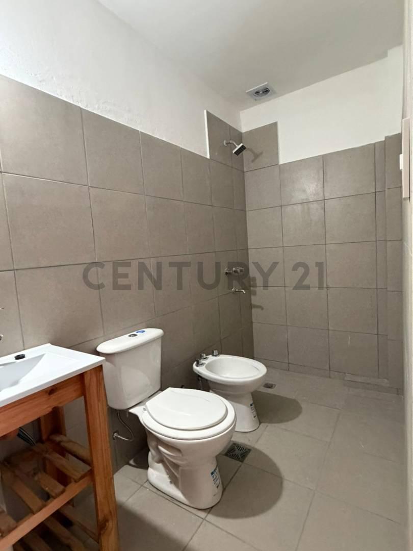 Foto de Departamento de 1 dormitorio Reciclado en Venta en La Plata, imagen 2