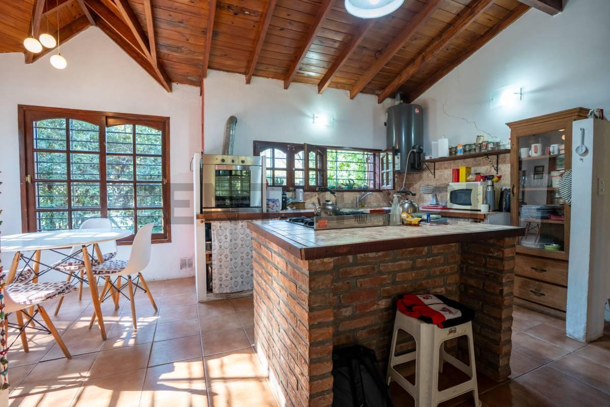 Foto de Casa en Venta con 3 dormitorios , Apto Banco , entre caminos , City Bell, imagen 3