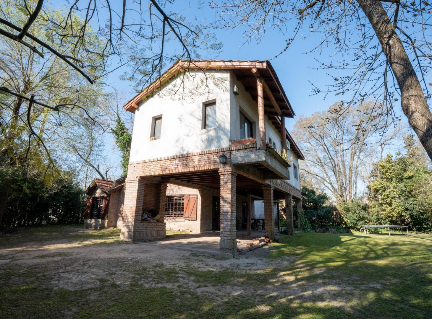 Foto de Casa en Venta con 3 dormitorios , Apto Banco , entre caminos , City Bell, imagen 1