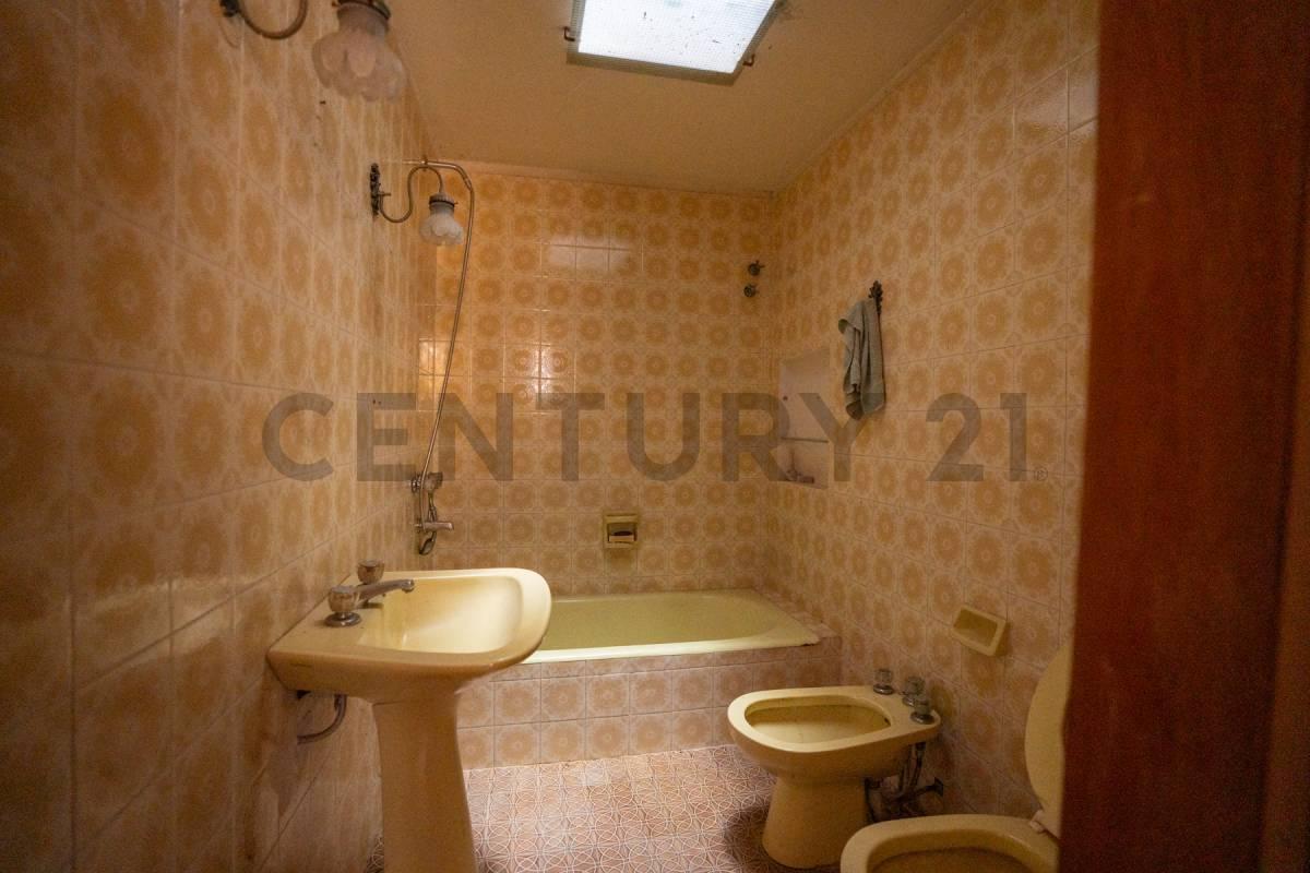 Foto de Casa en venta en La Plata a reciclar., imagen 3
