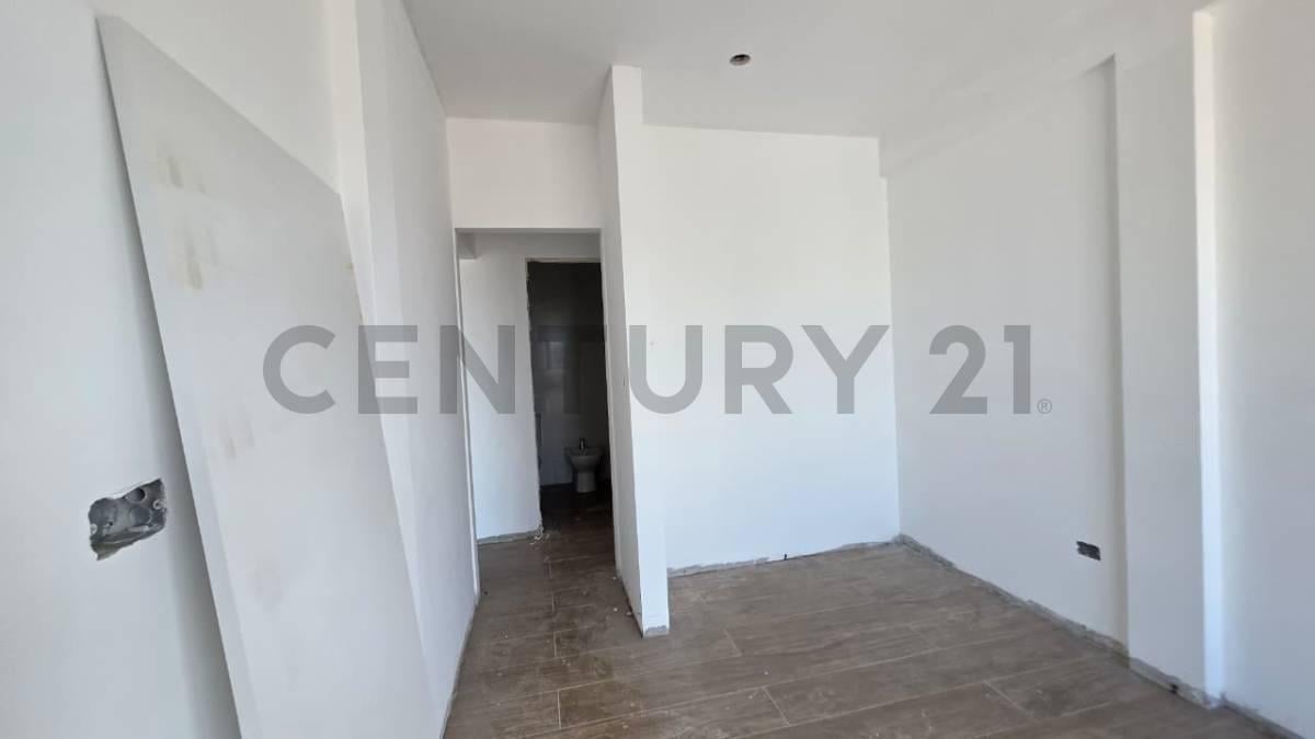 Foto de Departamento Semipiso de DOS dormitorios - EN construcción en La PLATA, imagen 2