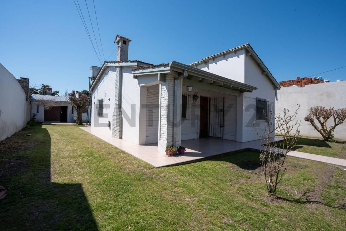 Foto de Casa en venta en City Bell de dos dormitorios con Amplio lote y, imagen 4