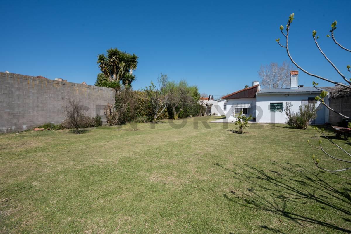 Foto de Casa en venta en City Bell de dos dormitorios con Amplio lote y, imagen 2