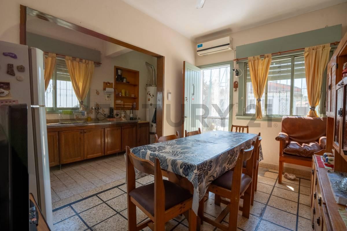 Foto de Casa en venta en City Bell de dos dormitorios con Amplio lote y, imagen 5