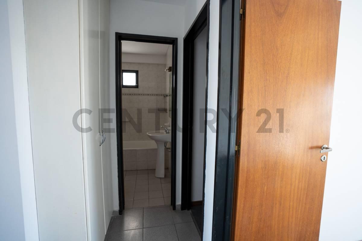 Foto de Departamento de dos dormitorios con cochera , en La Plata, imagen 4