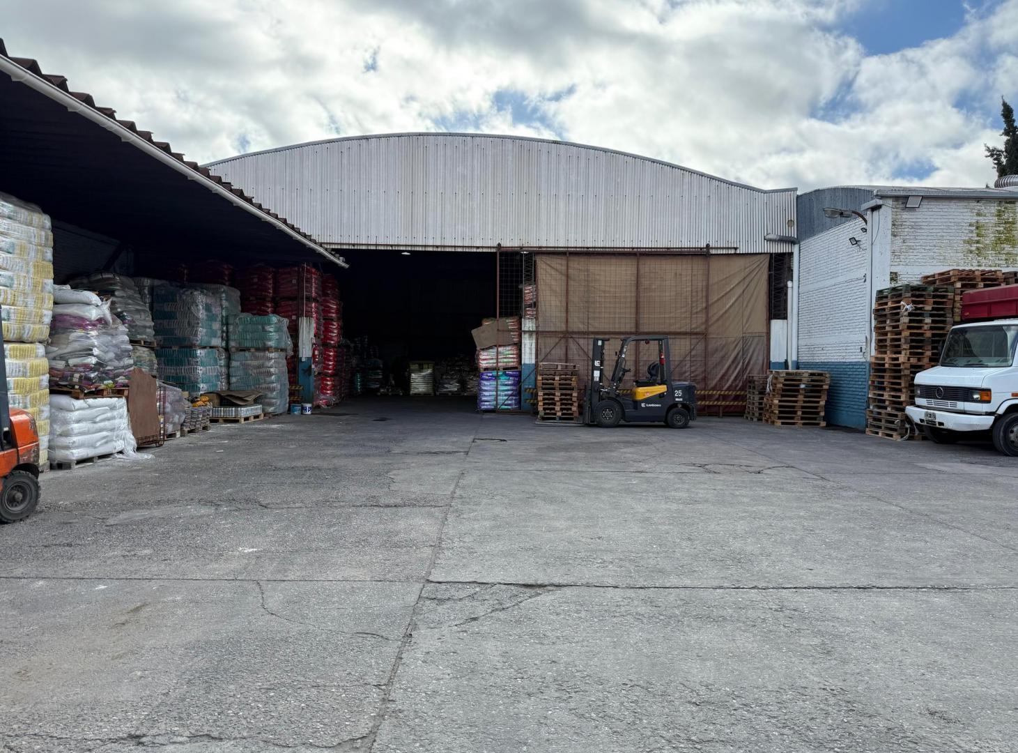 Foto de Galpón en venta sobre 141 y Calle 44 – La Plata, imagen 1