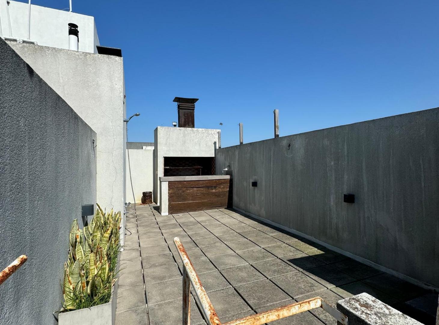 Foto de Departamento en alquiler con cochera y terraza privada, imagen 2