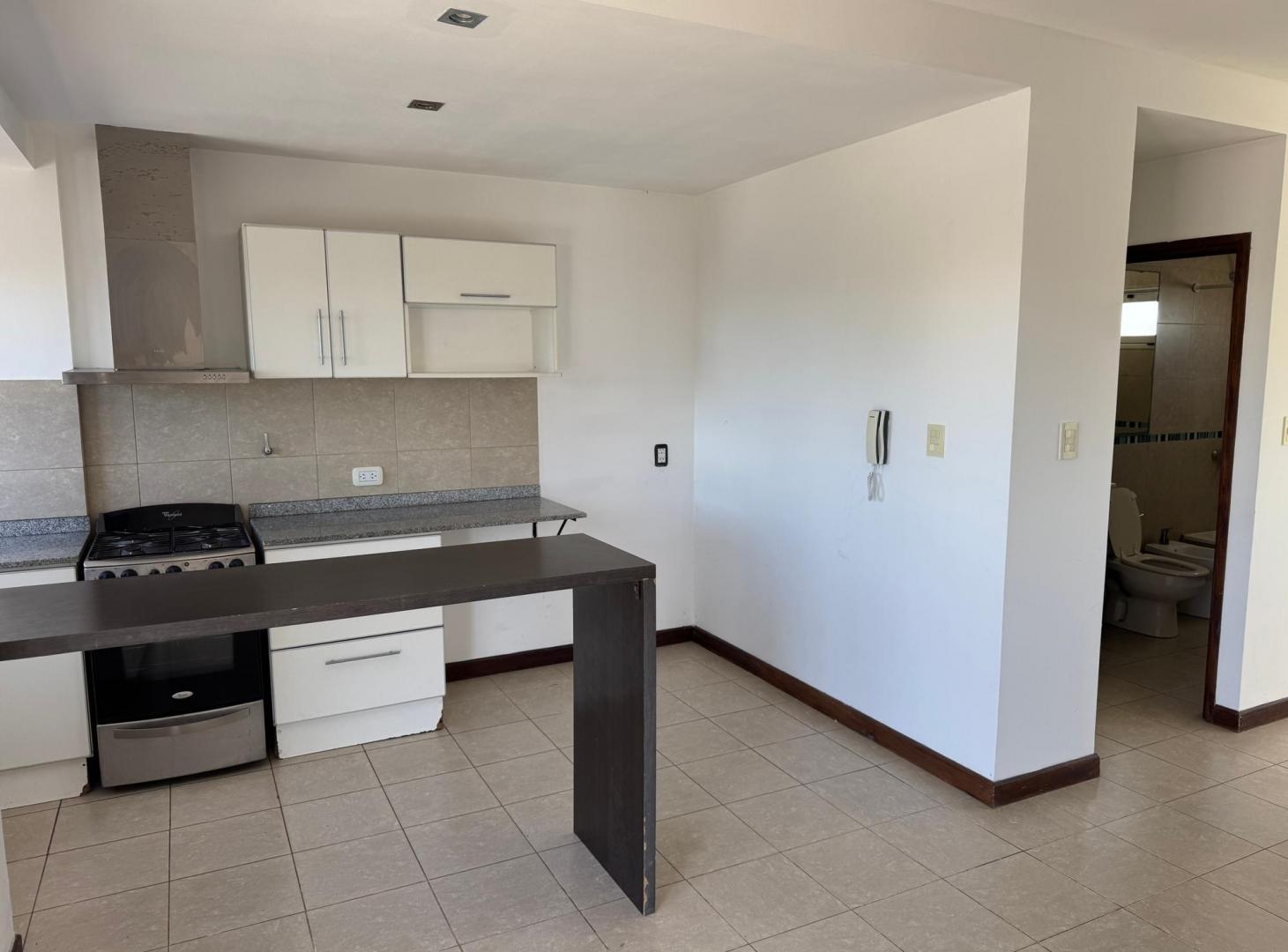 Foto de Departamento en alquiler con cochera y terraza privada, imagen 4