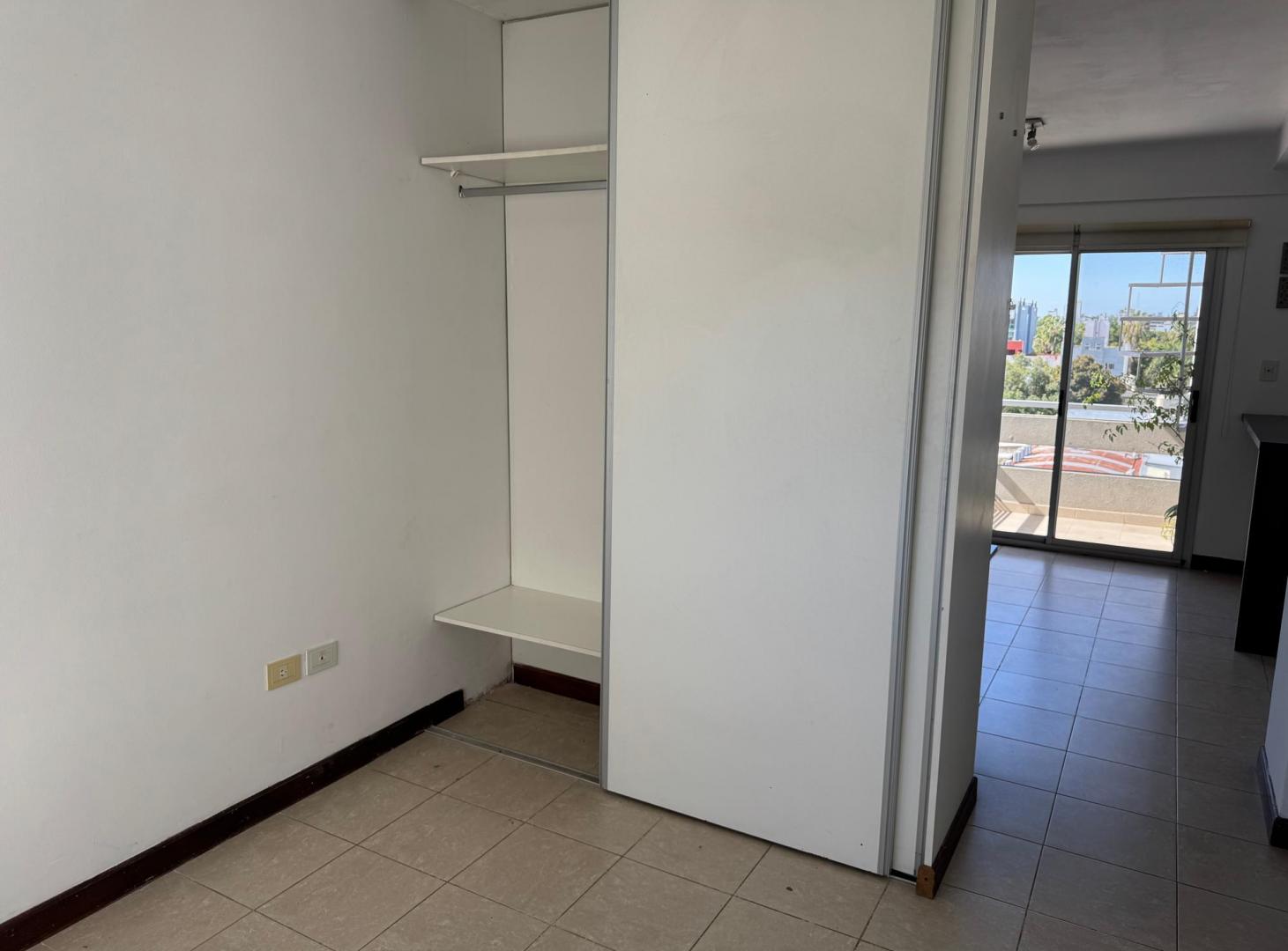 Foto de Departamento en alquiler con cochera y terraza privada, imagen 5