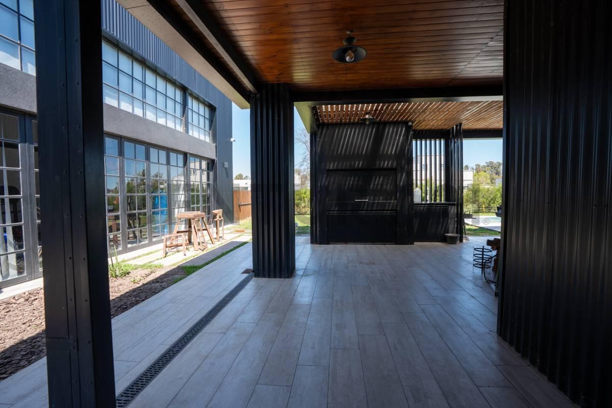 Foto de Casa en venta en Las Carolinas, 4 dormitorios, quincho, City Bell, imagen 4