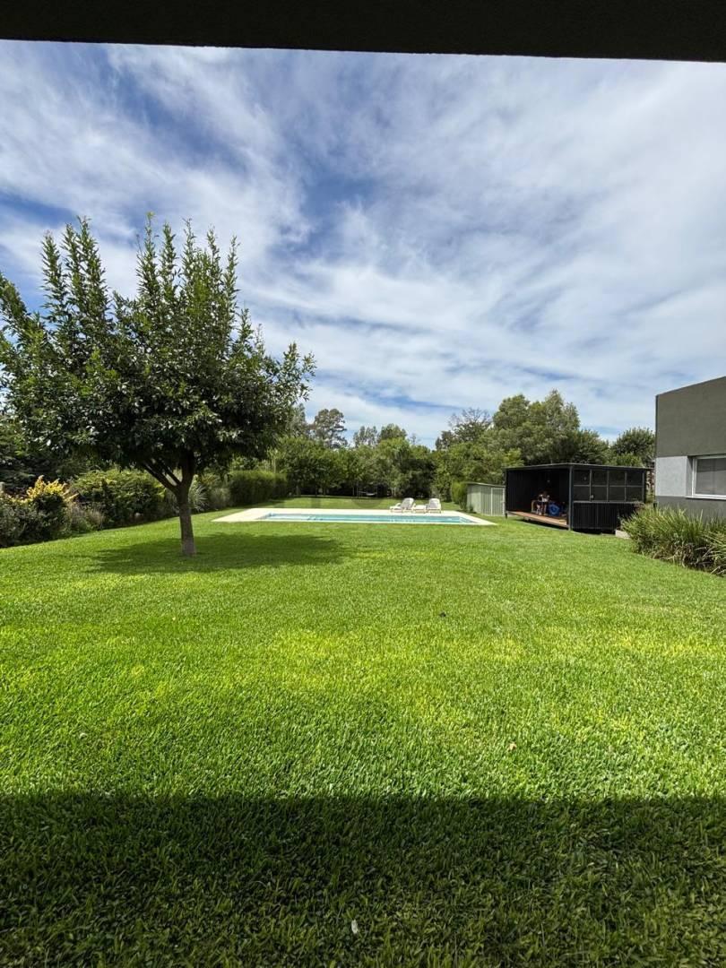 Foto de Casa en Alquiler en City Bell - 473 135 y 136, imagen 1