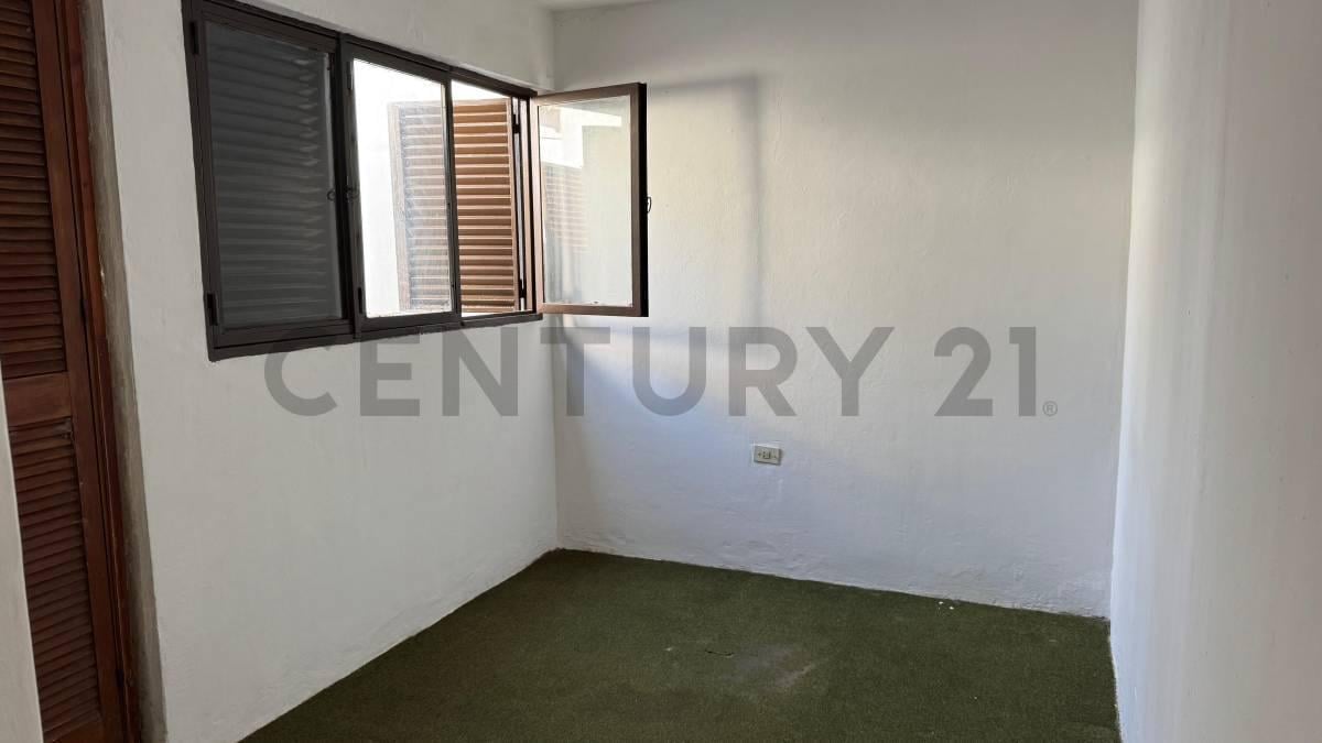 Foto de PH 1 dormitorio con dos patios – Calle 66 e/ 28 y 29 – Apto banco, imagen 4