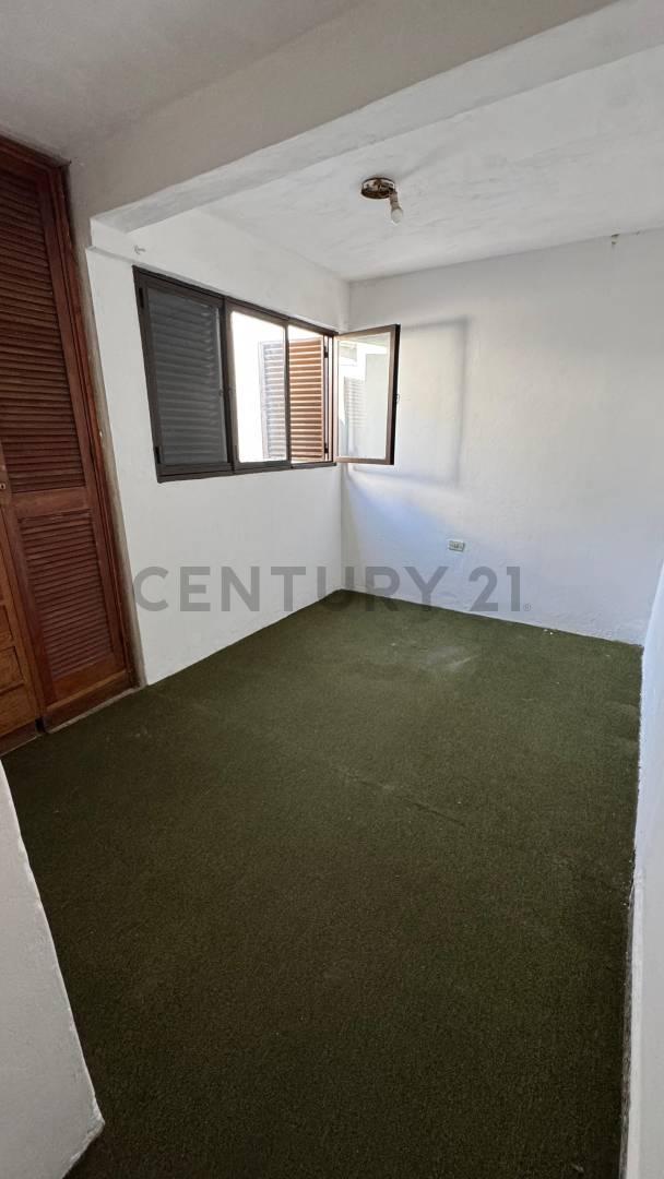 Foto de PH 1 dormitorio con dos patios – Calle 66 e/ 28 y 29 – Apto banco, imagen 5