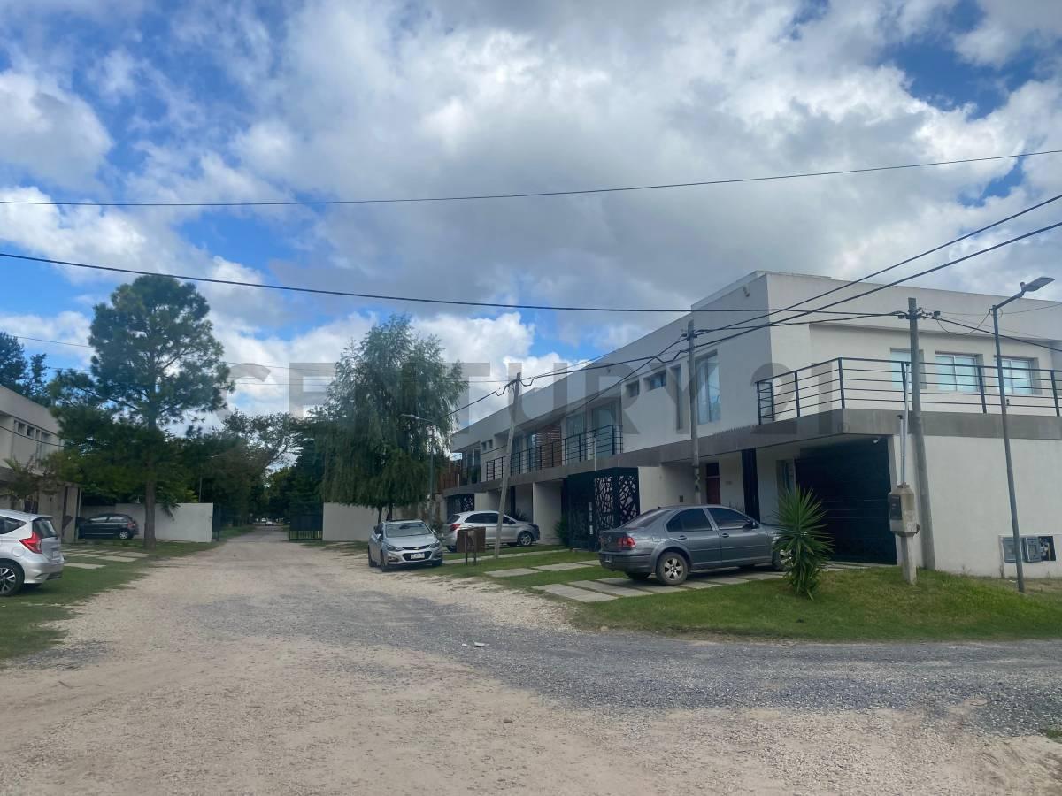 Foto de Lote en Barrio semi cerrado Don Jose 30 entre 505 y 506, imagen 3
