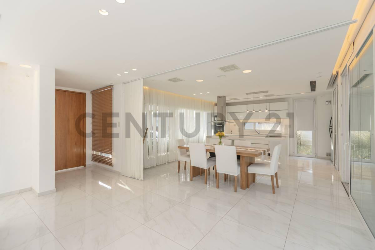 Foto de Casa en alquiler en barrio cerrado Lomas de City bell, imagen 4