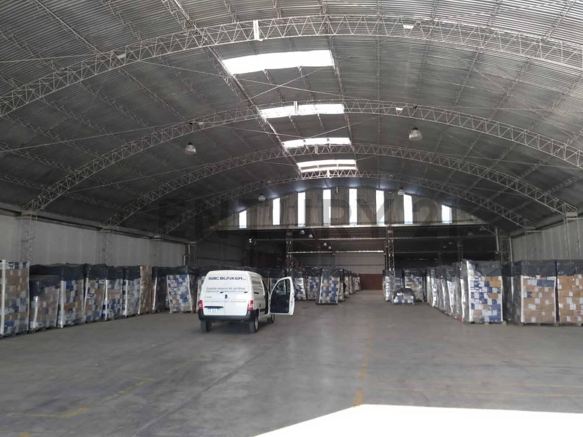 Foto de VENTA GALPON ,EN AREA PROCUCTIVA LA PLATA - AV 520 Y 200, imagen 5