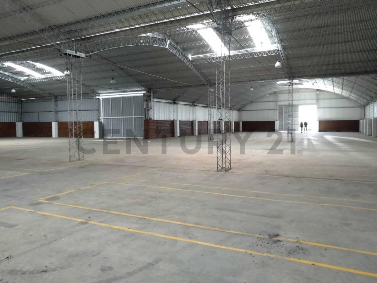 Foto de VENTA GALPON ,EN AREA PROCUCTIVA LA PLATA - AV 520 Y 200, imagen 2