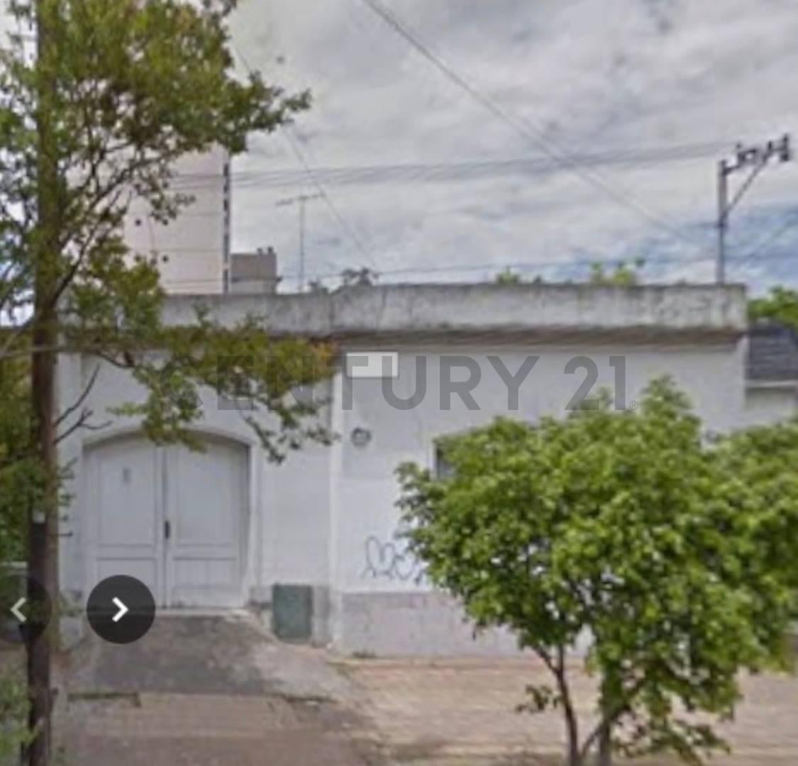 Foto de PROPIEDAD CLASICA, CON DESTINO COMERCIAL A RECICLAR sobre Lote sobre, imagen 3