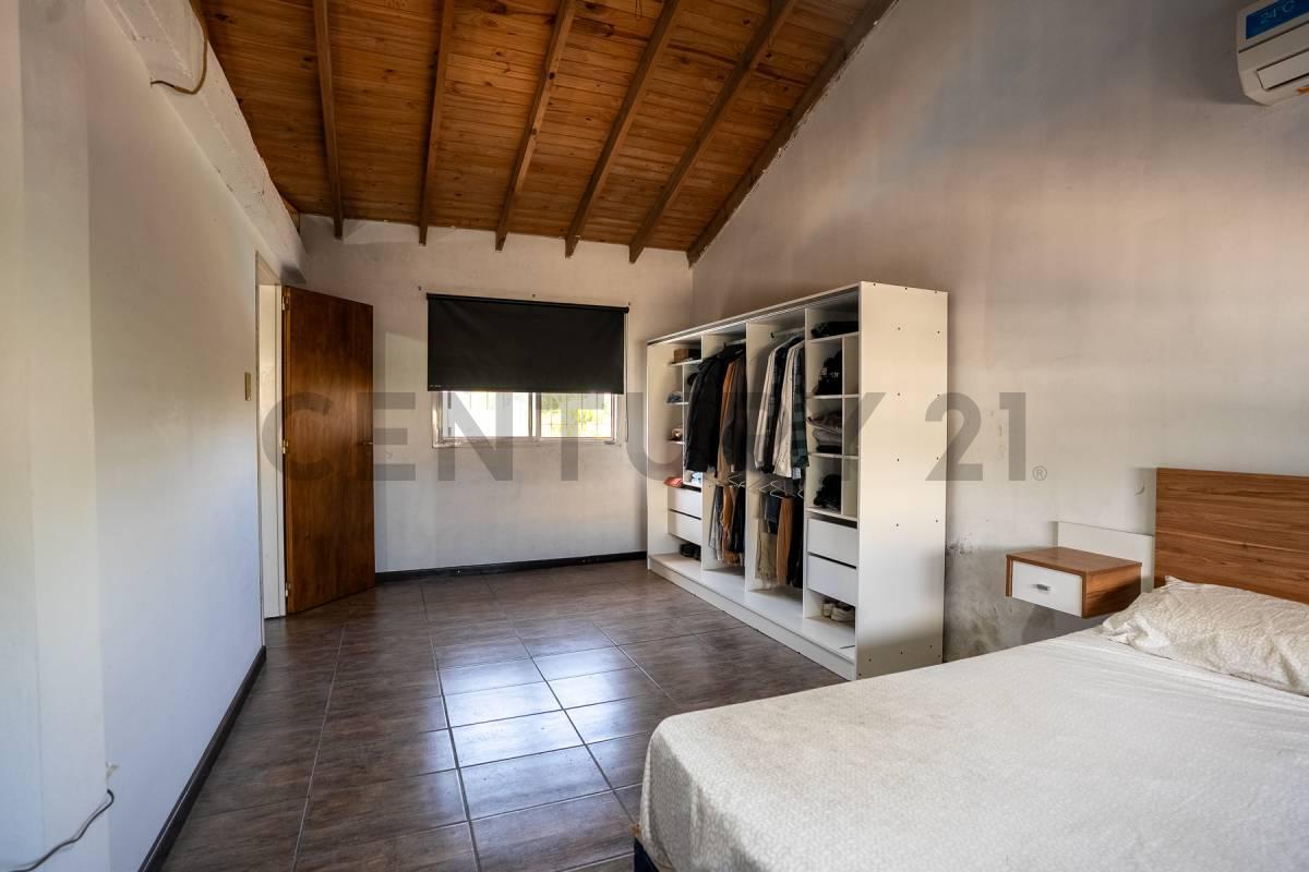Foto de CASA DE TRES DORMITORIOS EN VENTA VILLA CASTELLS, imagen 4