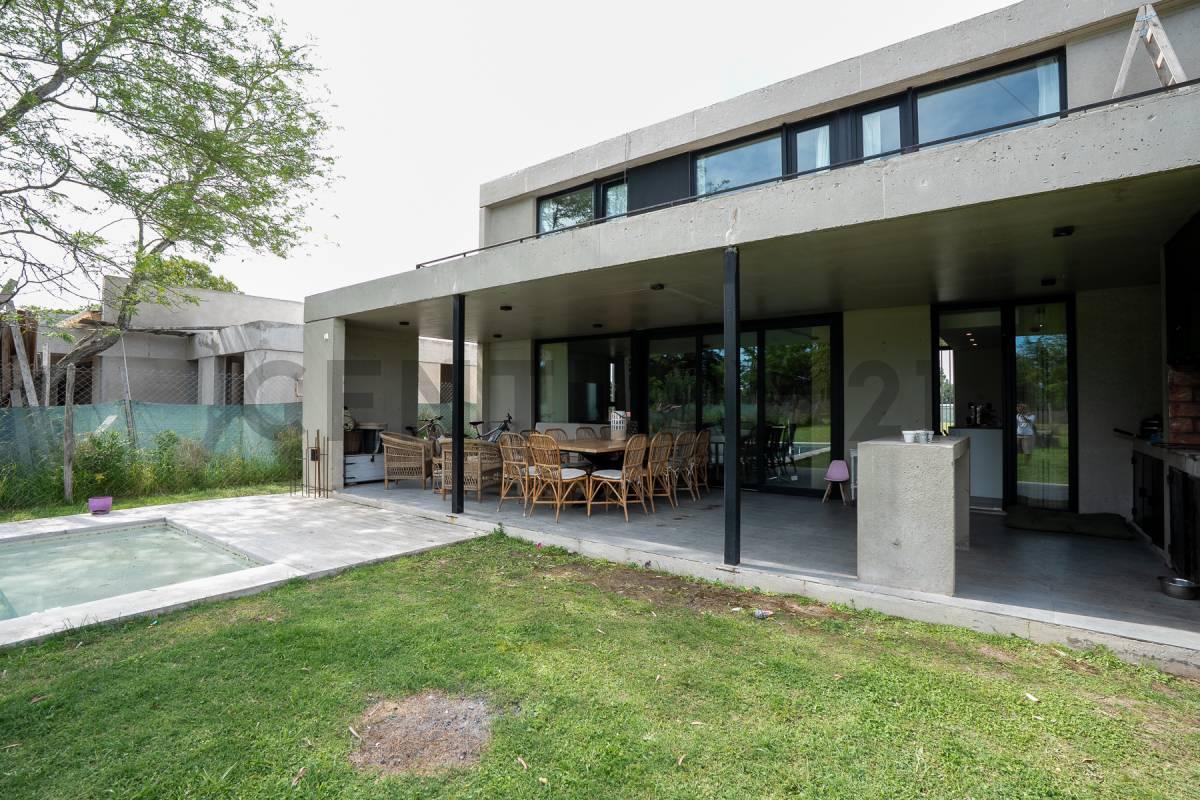 Foto de VENTA DE CASA EN BARRIO CERRADO, imagen 1