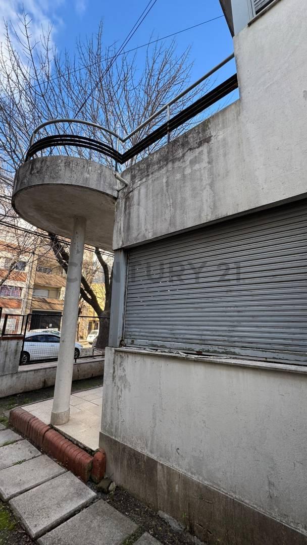 Foto de Casa a reciclar en venta sobre lote de 600 m2 – La Plata, imagen 3