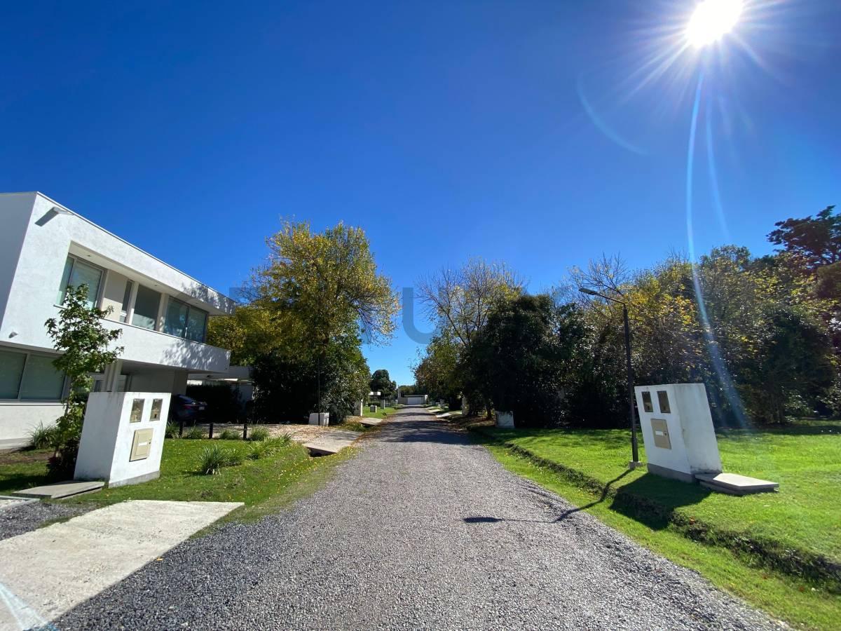 Foto de Lote en venta en Barrio Cerrado Las Garzas – Villa Elisa, imagen 3