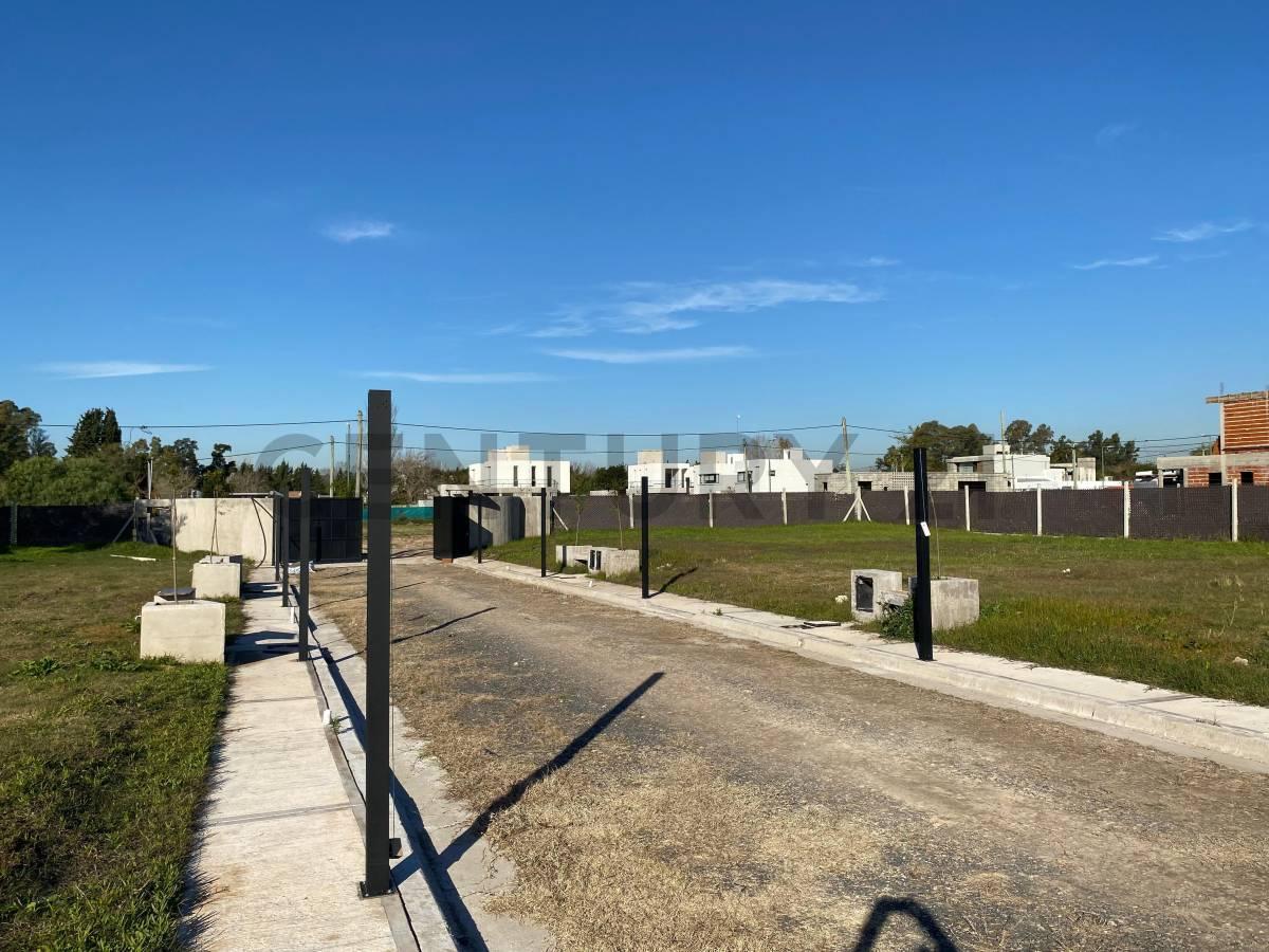 Foto de Terreno en Venta Barrio cerrado LE barrio- Joaquin Gorina, imagen 2