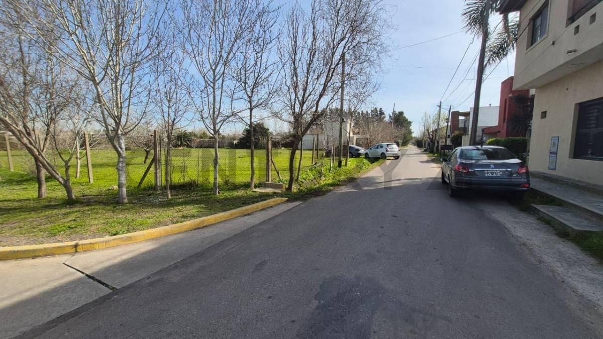 Foto de TERRENO A LA VENTA . Manuel B Gonnet -, imagen 3