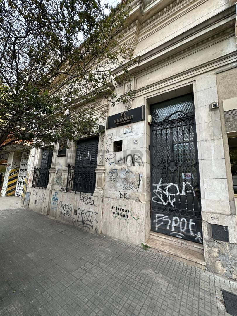 Foto de Casa a refaccionar en Venta en La Plata 5 46 y 47, imagen 1