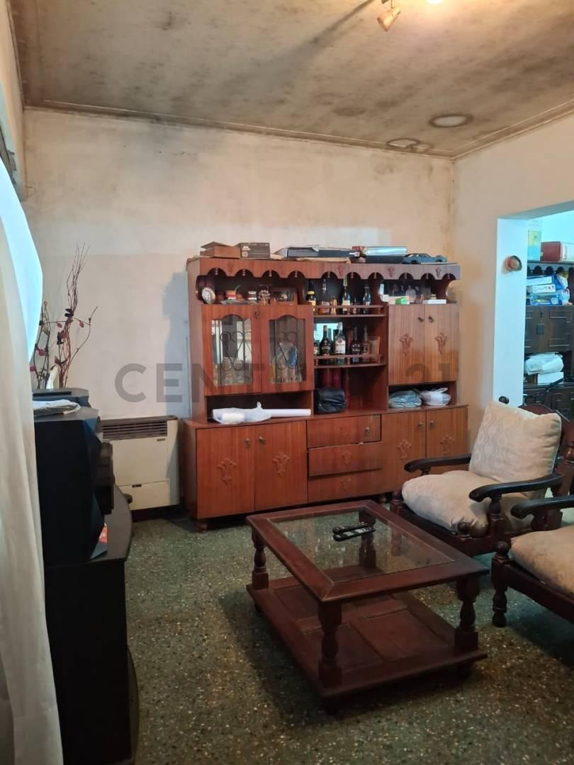 Foto de CASA EN VENTA A RECICLAR CALLE 3 ENTRE 521 Y 522 TOLOSA, imagen 3